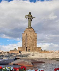 Монумент «Мать Армения»
