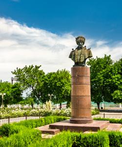 Памятник Сулейману Стальскому в Махачкале