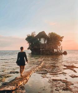 Ресторан The Rock на Занзибаре