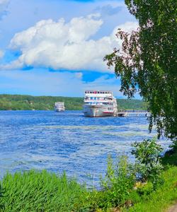 Вид на Волгу в Плёсе
