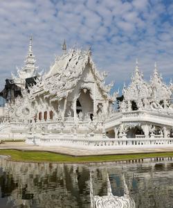 Храм Ват Ронг Кхун