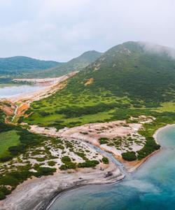 Кальдера вулкана Головнина