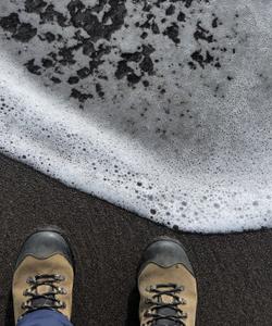 Чёрный песок