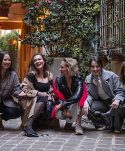 Девичник в Париже