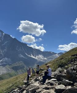 Туристы в Приэльбрусье