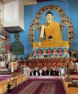 Золотая обитель Будды Шакьямуни