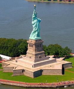 Статуя Свободы в Нью-Йорке