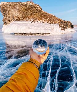 Тур по льду Байкала