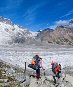 Безенгийская стена