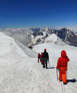 Восхождение на севере Казбега