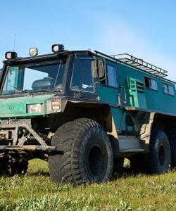 Поездка на вездеходе по Полярному Уралу