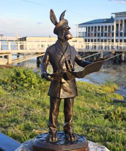 Скульптура «Заяц-моряк» в Костроме