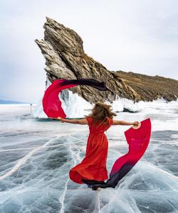 Фотосессия на льду Байкала