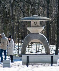 Японский каменный фонарь на Крестовском острове