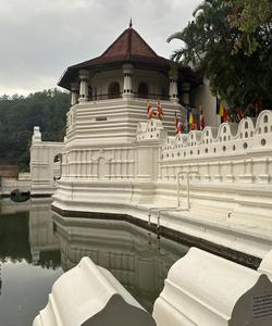 Храм Зуба Будды