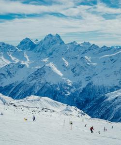 Вид на горнолыжный склон