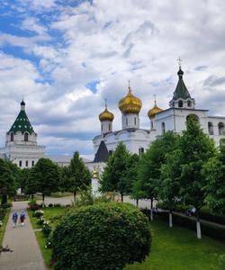 Свято-Троицкий Ипатьевский монастырь в Костроме