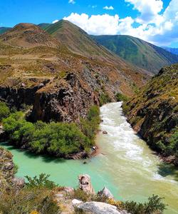 Слияние рек в Киргизии