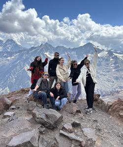 Туристы в Приэльбрусье