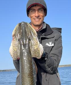 Рыбалка на крупную щуку в Иркутском водохранилище