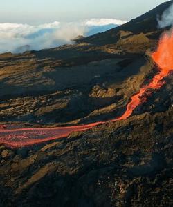 Вулкан Питон де ла Фурнез