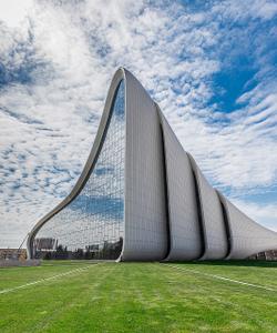 Центр Гейдара Алиева в Баку