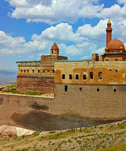 Дворец Исхак-паши