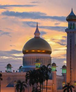 Мечеть в Бандар-Сери-Бегаване, Бруней