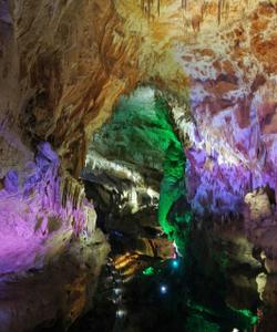 Пещера Прометея