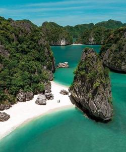 Залив Халонг