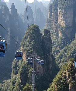 Канатная дорога в горах Аватара