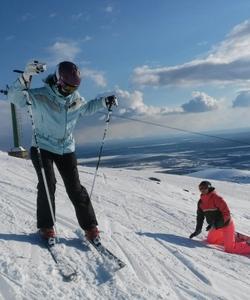 Катание на сноуборде и горных лыжах
