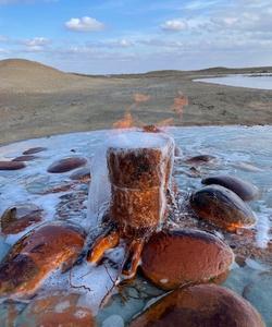 Адык горящий источник