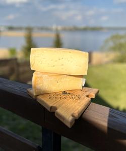 Местный сыр