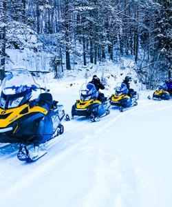 Экскурсия на снегоходах в Карелии