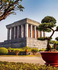 Мавзолей Хо Ши Мина