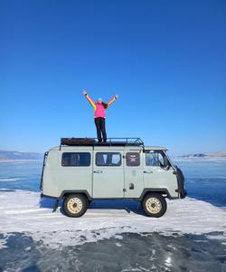 Экскурсия по льду Байкала на буханке