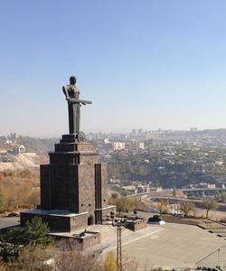 «Мать-Армения» в Парке Победы в Ереване