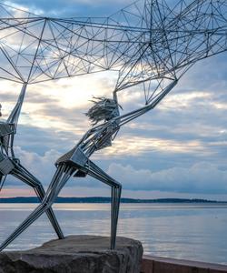 Скульптура Рыбаки на набережной Петрозаводска