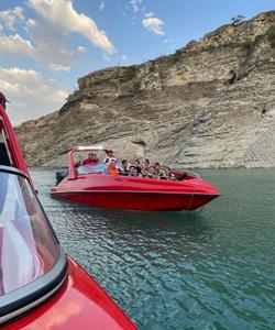 Катание на катере по Чиркейскому водохранилищу