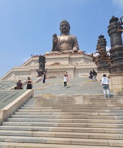 Статуя Будды в Дуньхуа