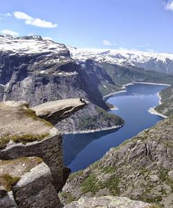 Скальный выступ Язык Тролля