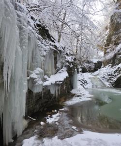 Водопады Руфабго зимой
