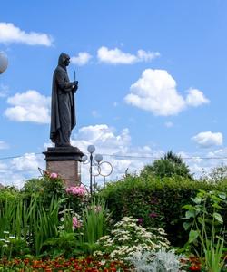 Памятник иноку-воину Александру Пересвету