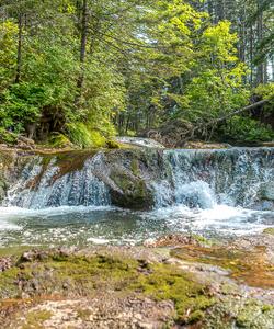 Водопад Птичий на острове Кунашир
