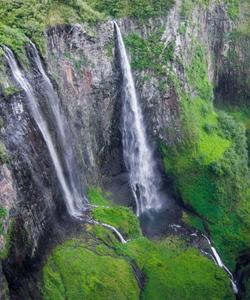 Пуан де вю дю Тру де Фер, каньон на Реюньоне