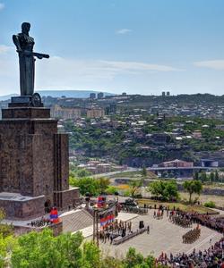 «Мать-Армения» в Парке Победы в Ереване