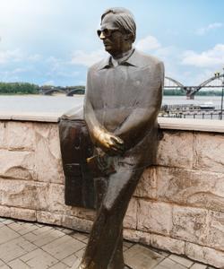 Памятник Льву Ошанину в Рыбинске