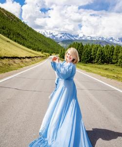 Фотосессия в платьях на Алтае