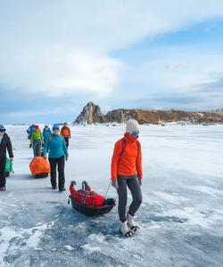 Пеший поход по льду Байкала